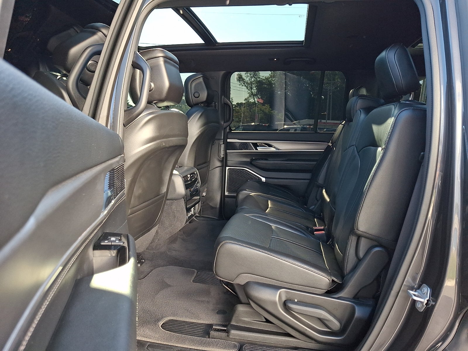 2025 Jeep Wagoneer 4x4 PREM GROUP W/PANO ROOF