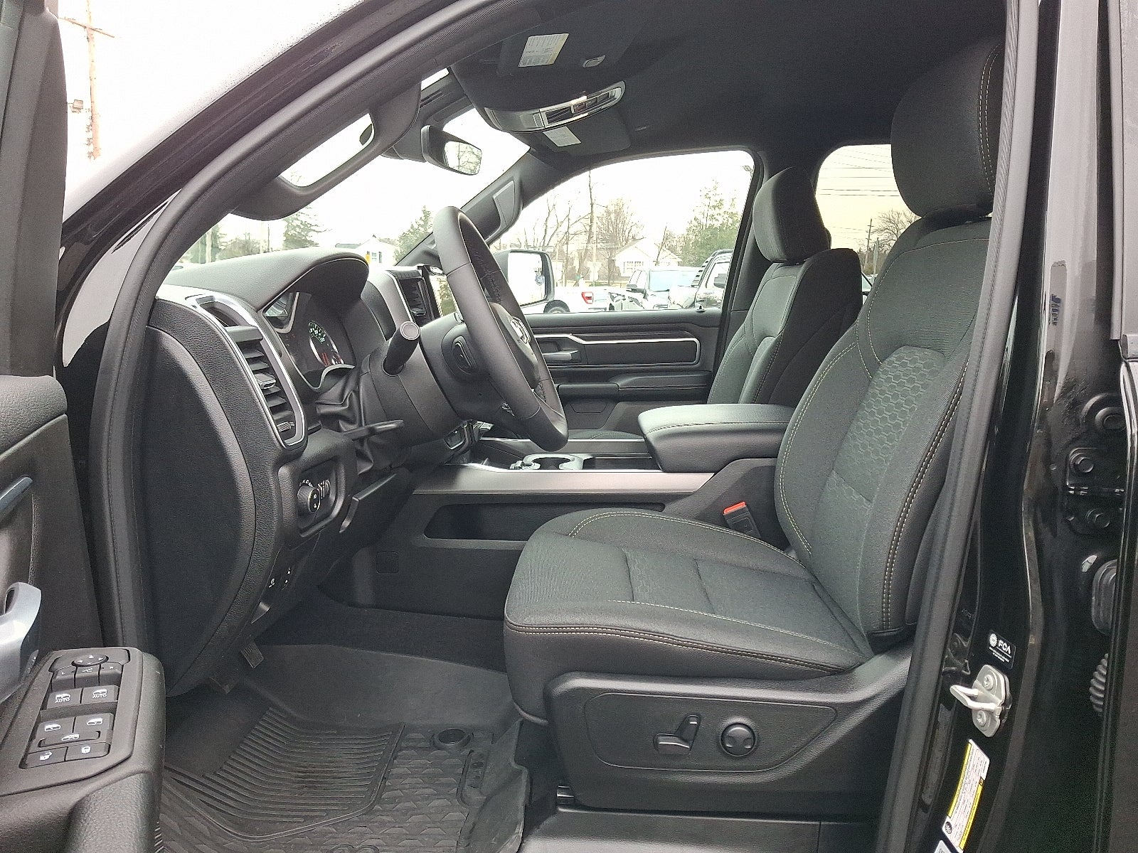 2025 RAM 1500 Big Horn Crew Cab 4x4 5'7" Box