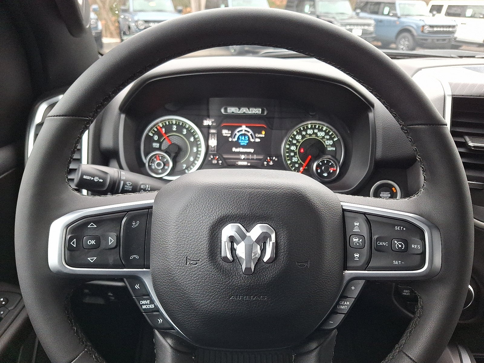 2025 RAM 1500 Big Horn Crew Cab 4x4 5'7" Box