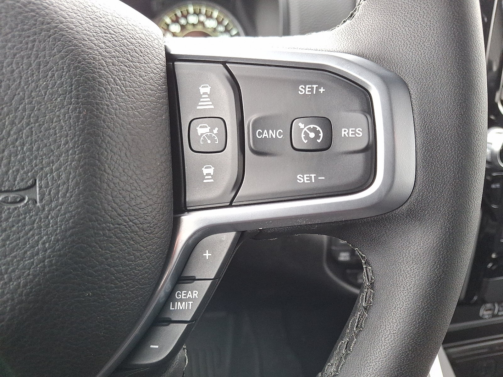 2025 RAM 1500 Big Horn Crew Cab 4x4 5'7" Box