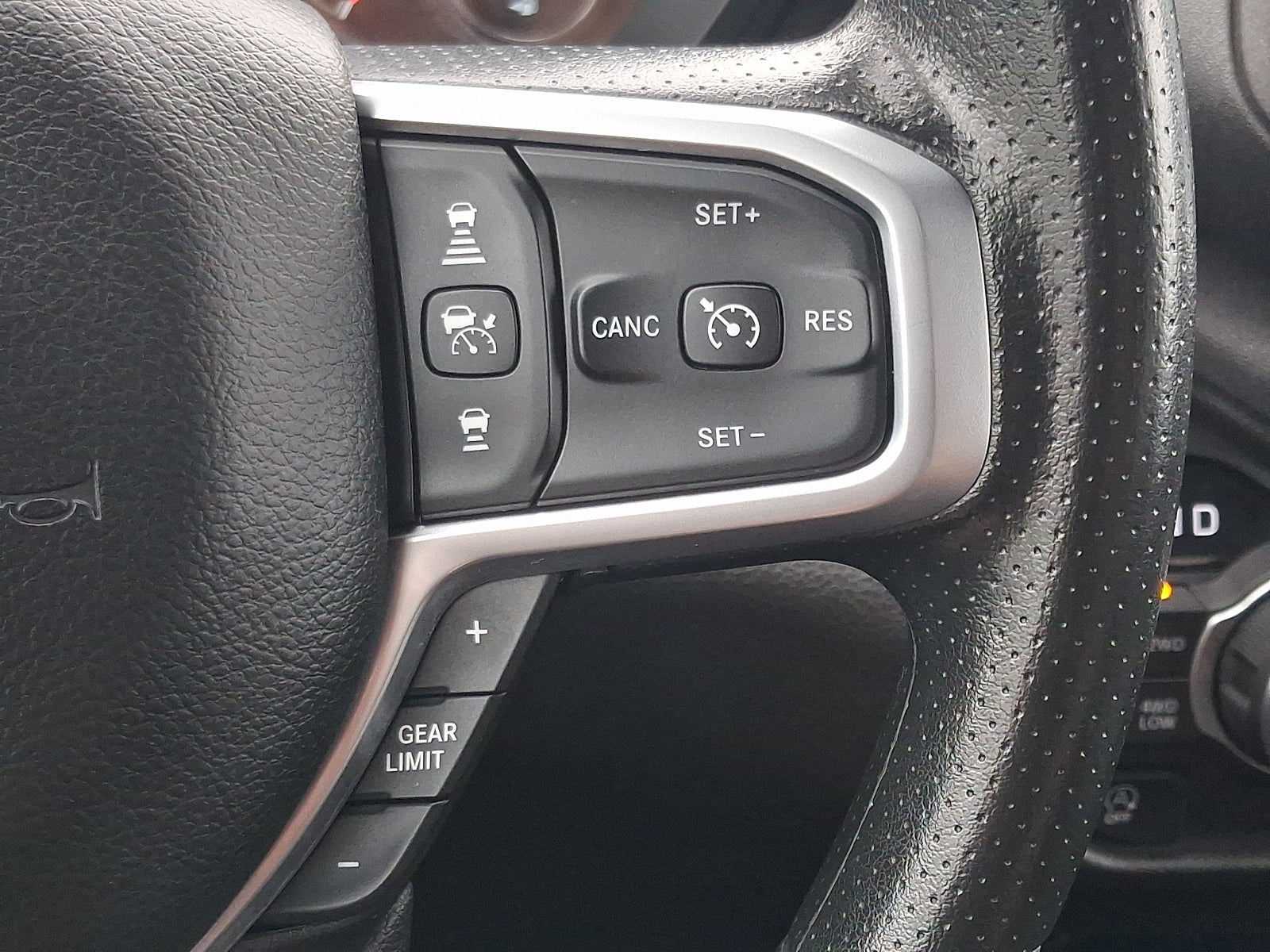 2025 RAM 1500 Tradesman Crew Cab 4x4 5'7" Box
