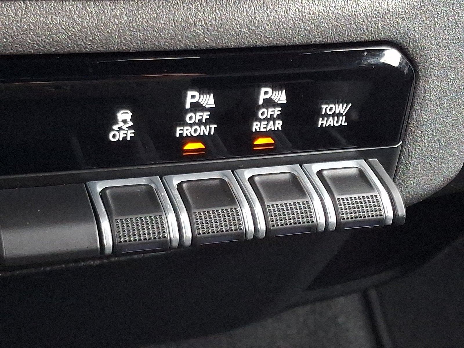 2025 RAM 1500 Tradesman Crew Cab 4x4 5'7" Box