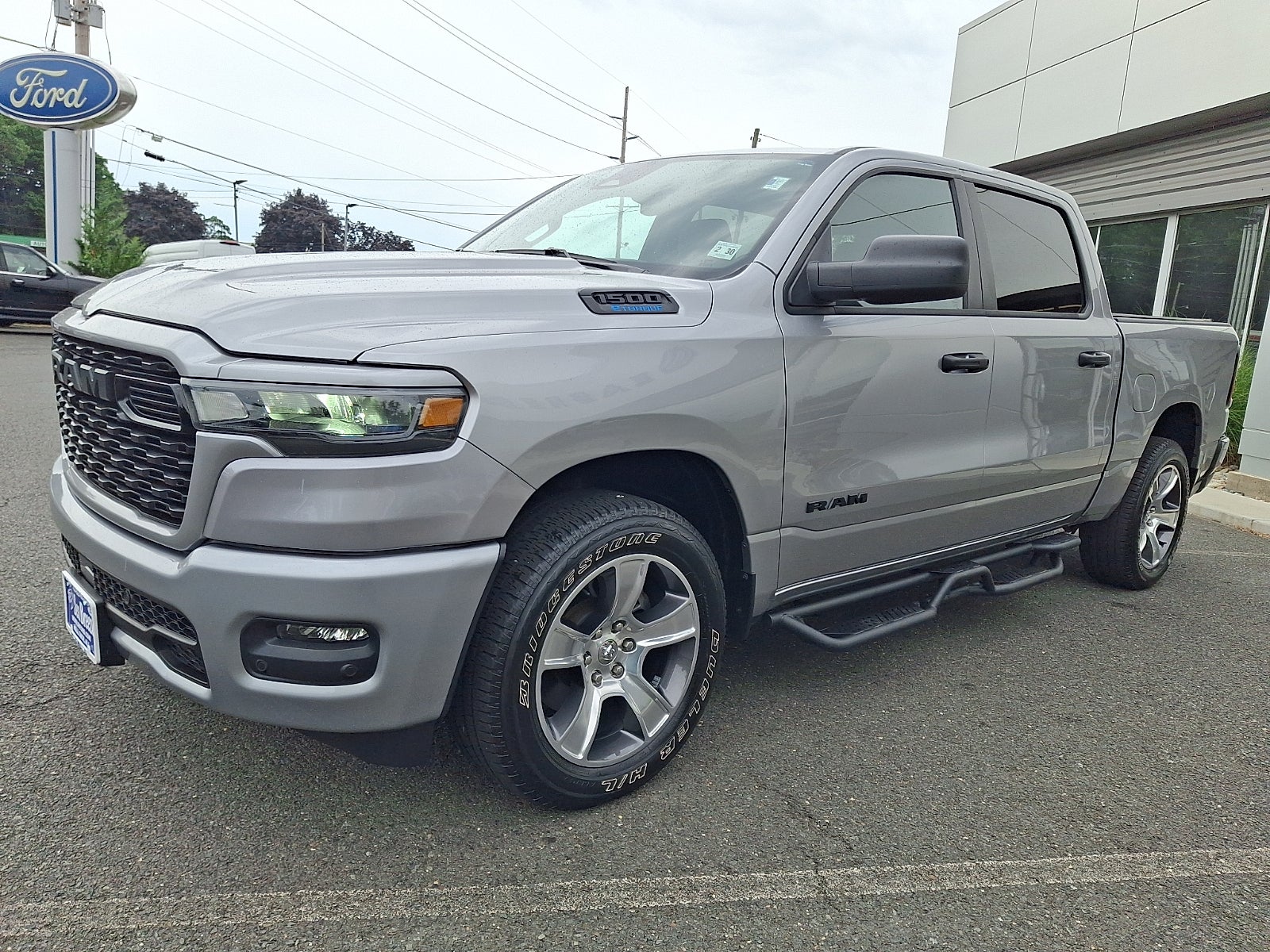 2025 RAM 1500 Tradesman Crew Cab 4x4 5'7" Box
