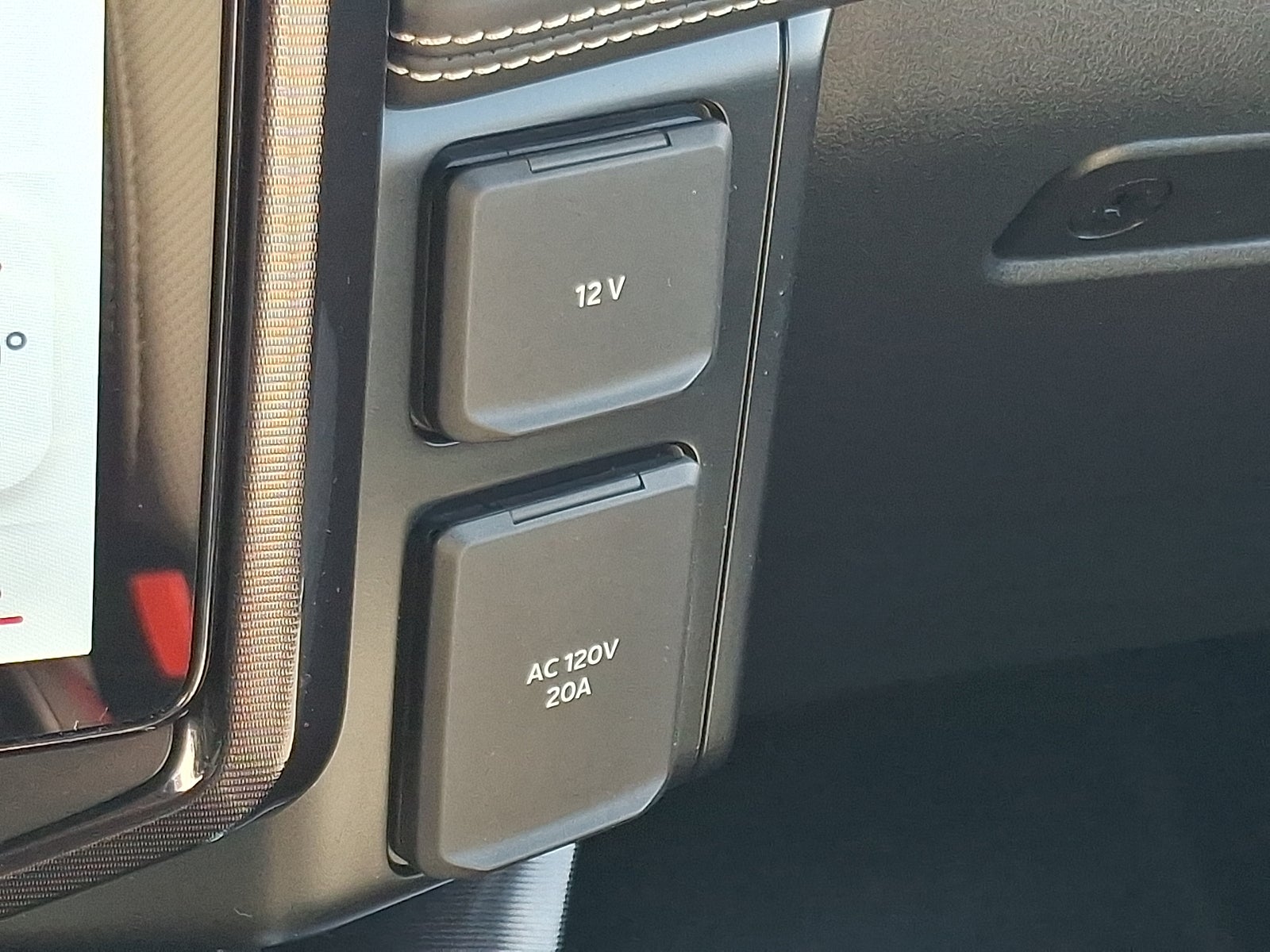 2023 Ford F-150 Lightning Platinum