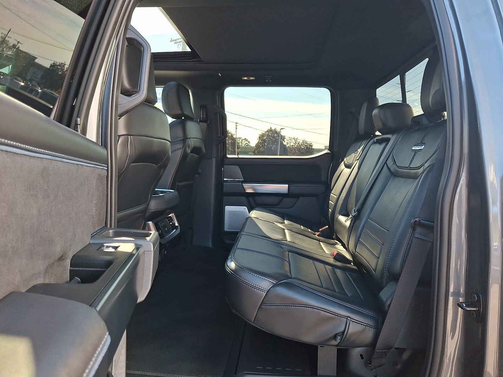 2025 Ford F-250 Platinum PANO ROOF 100K FORD WARRANTY INC