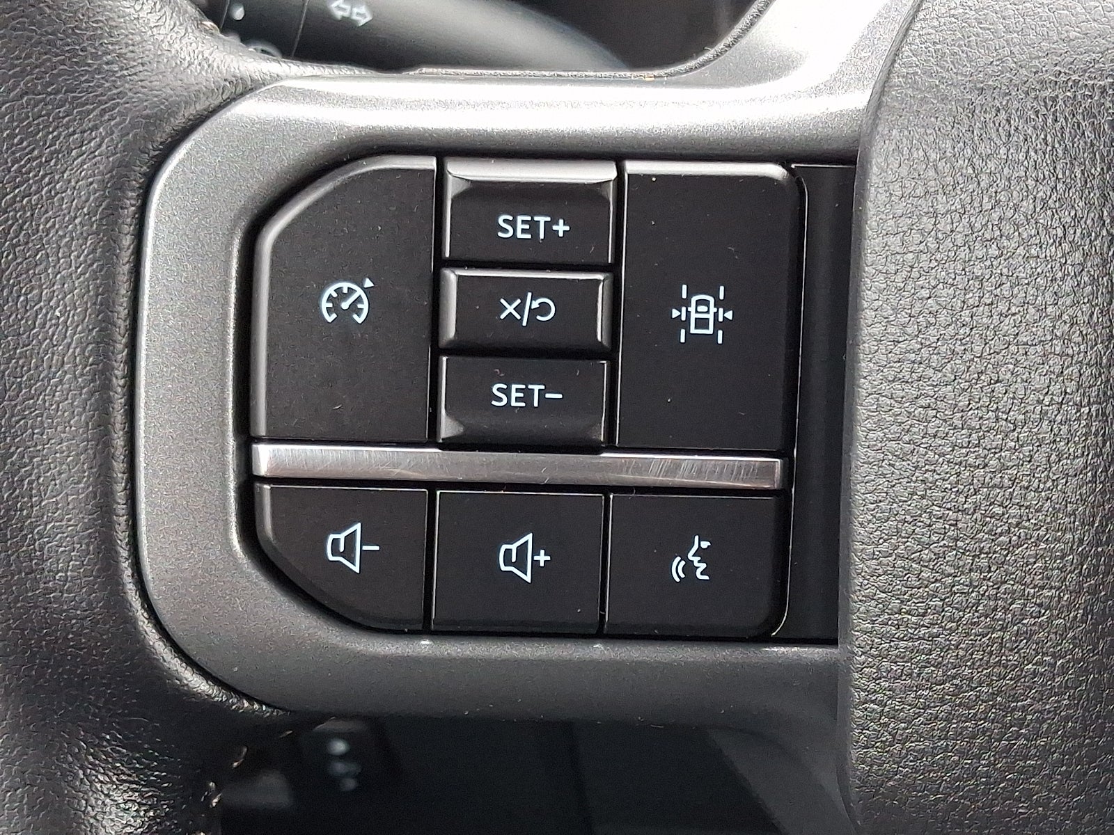 2022 Ford F-150 XLT 5.0 V8