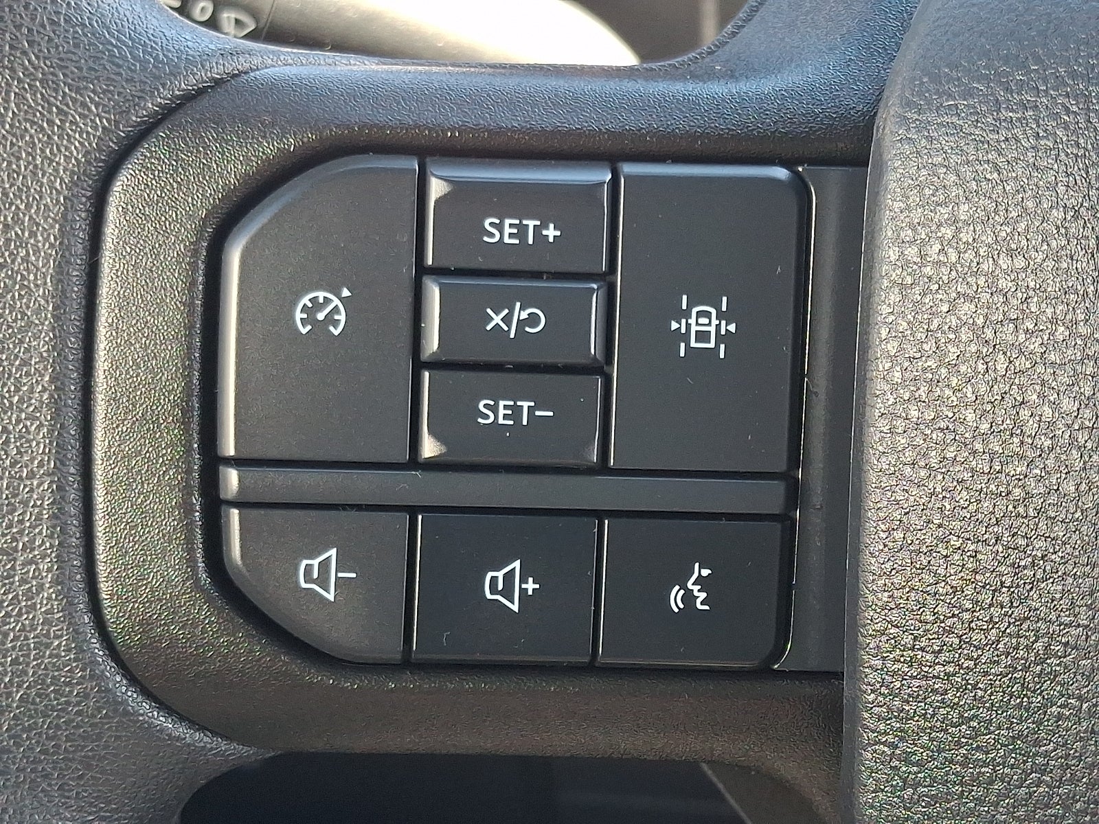 2023 Ford F-150 STX 5.0 V8 FX4