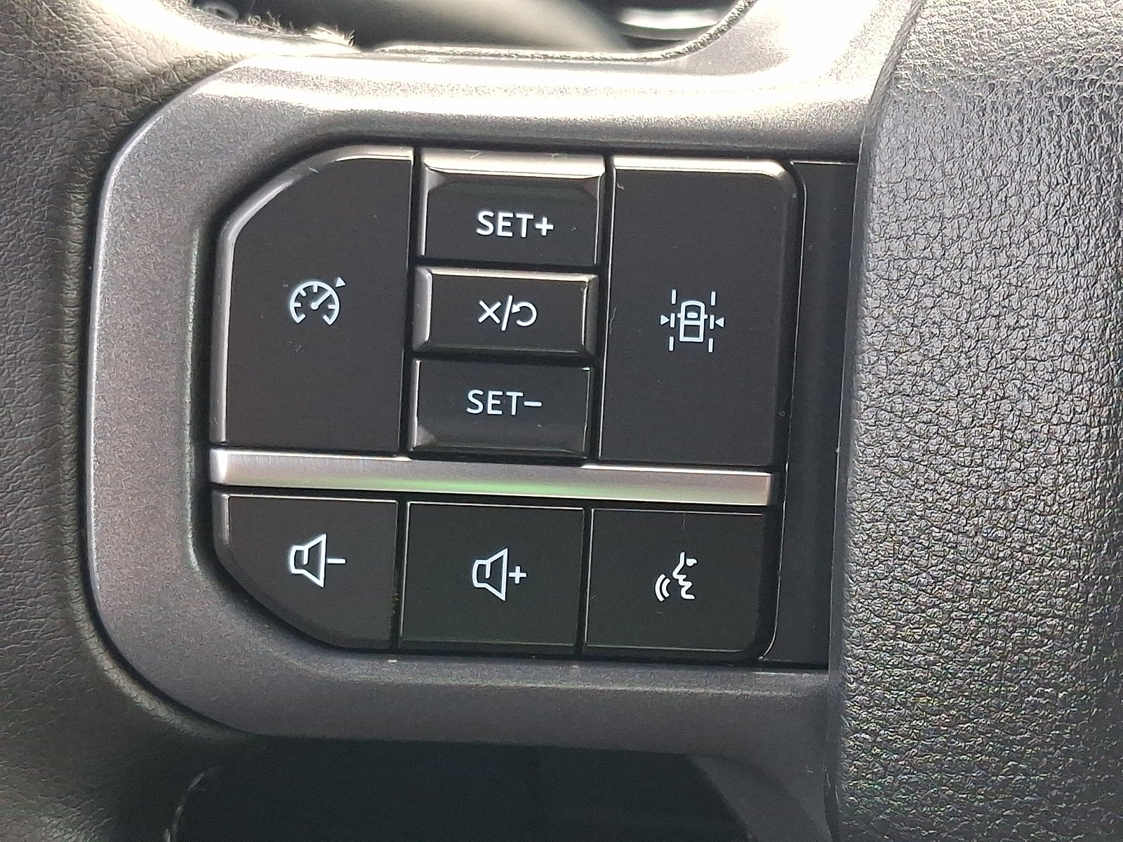 2023 Ford F-150 XLT 5.0V8