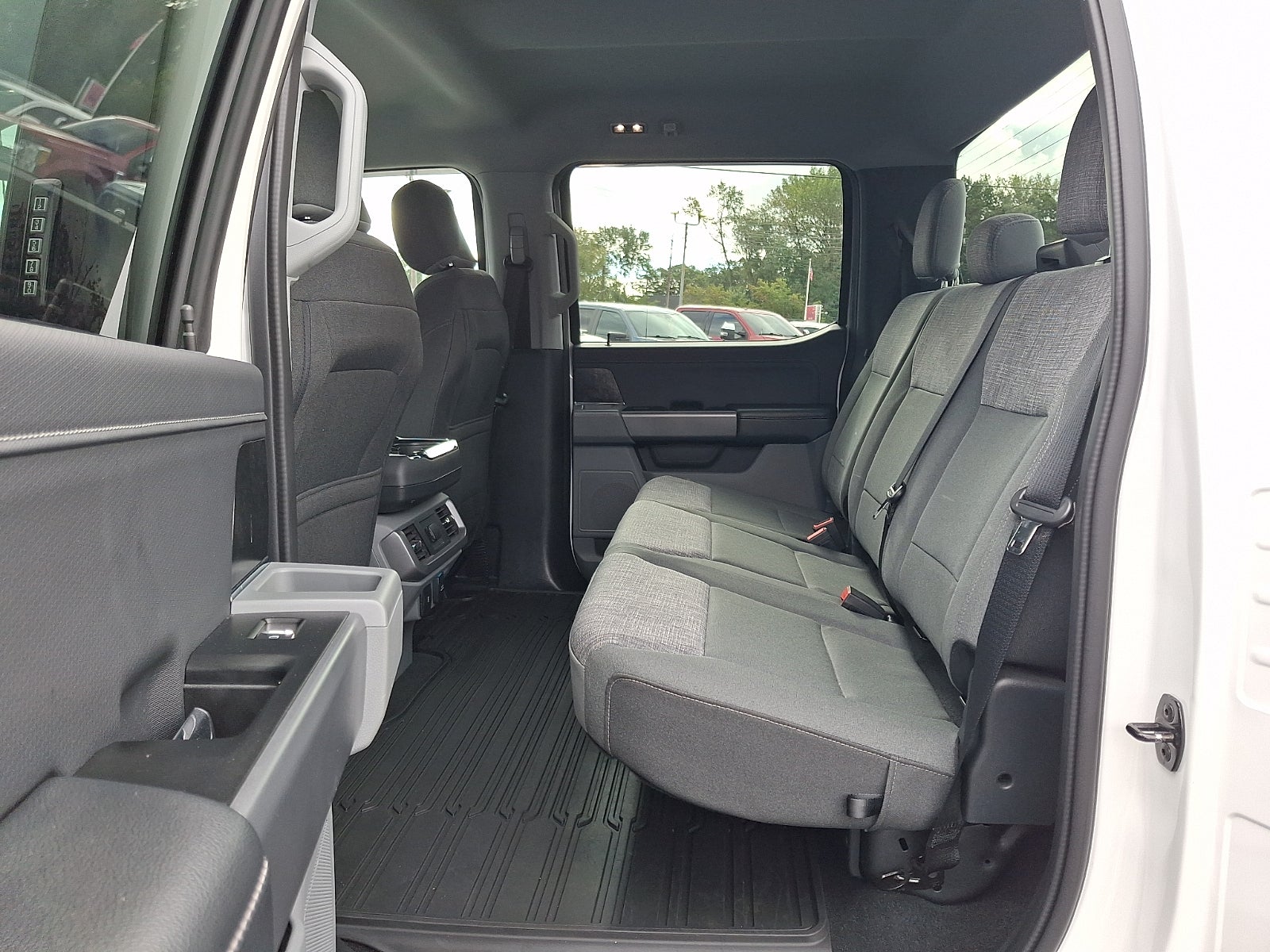 2023 Ford F-150 XLT 5.0 V8