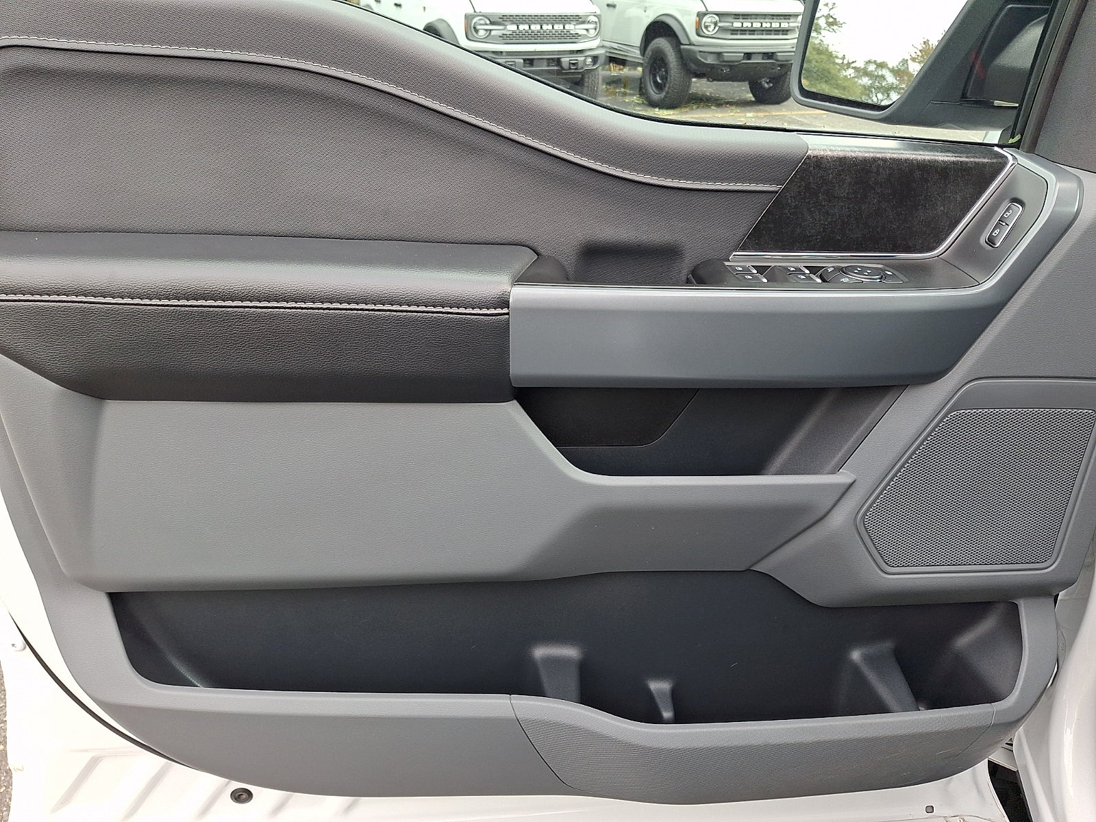 2023 Ford F-150 XLT 5.0 V8