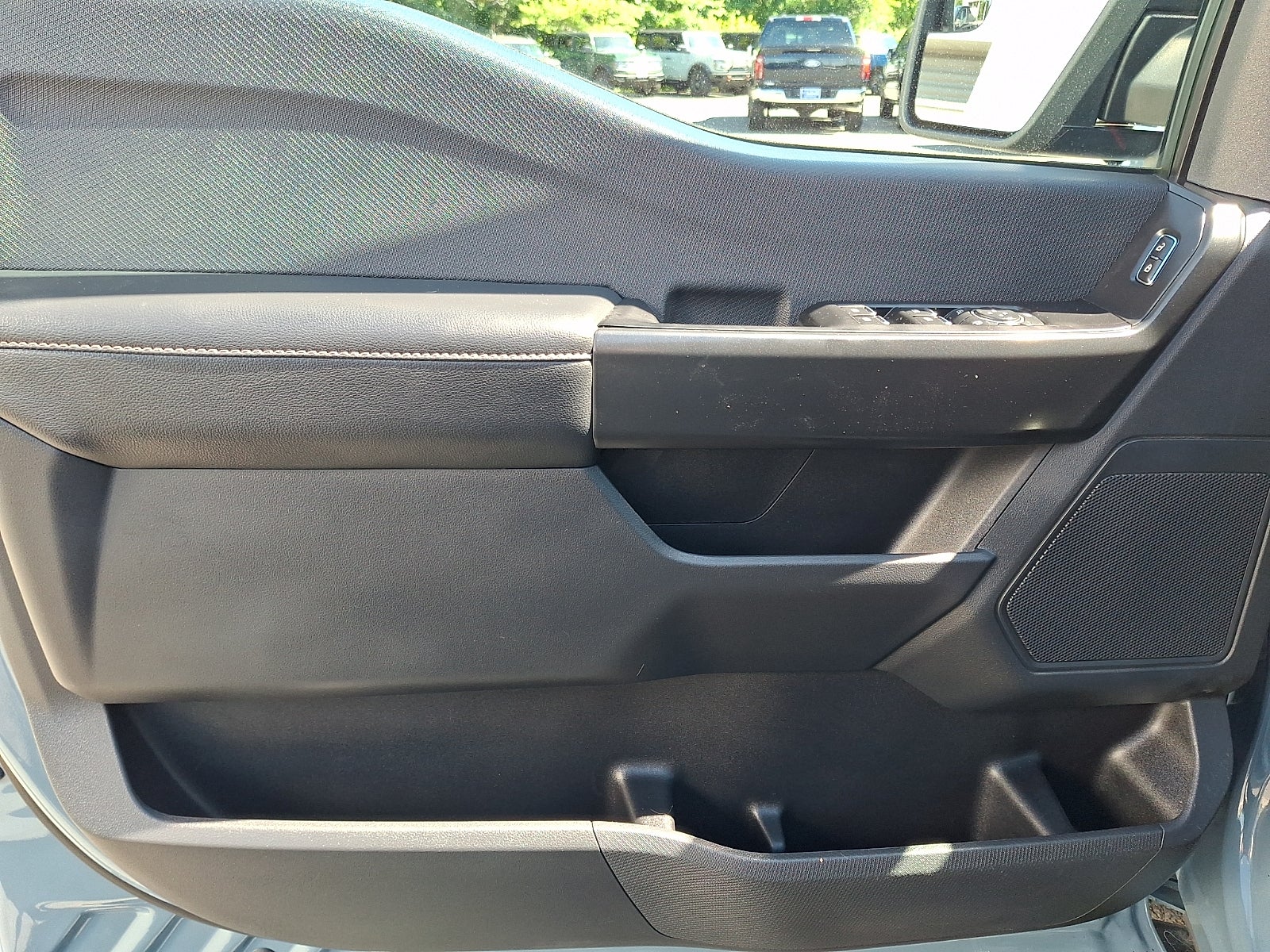 2023 Ford F-150 XL 5.0 V8
