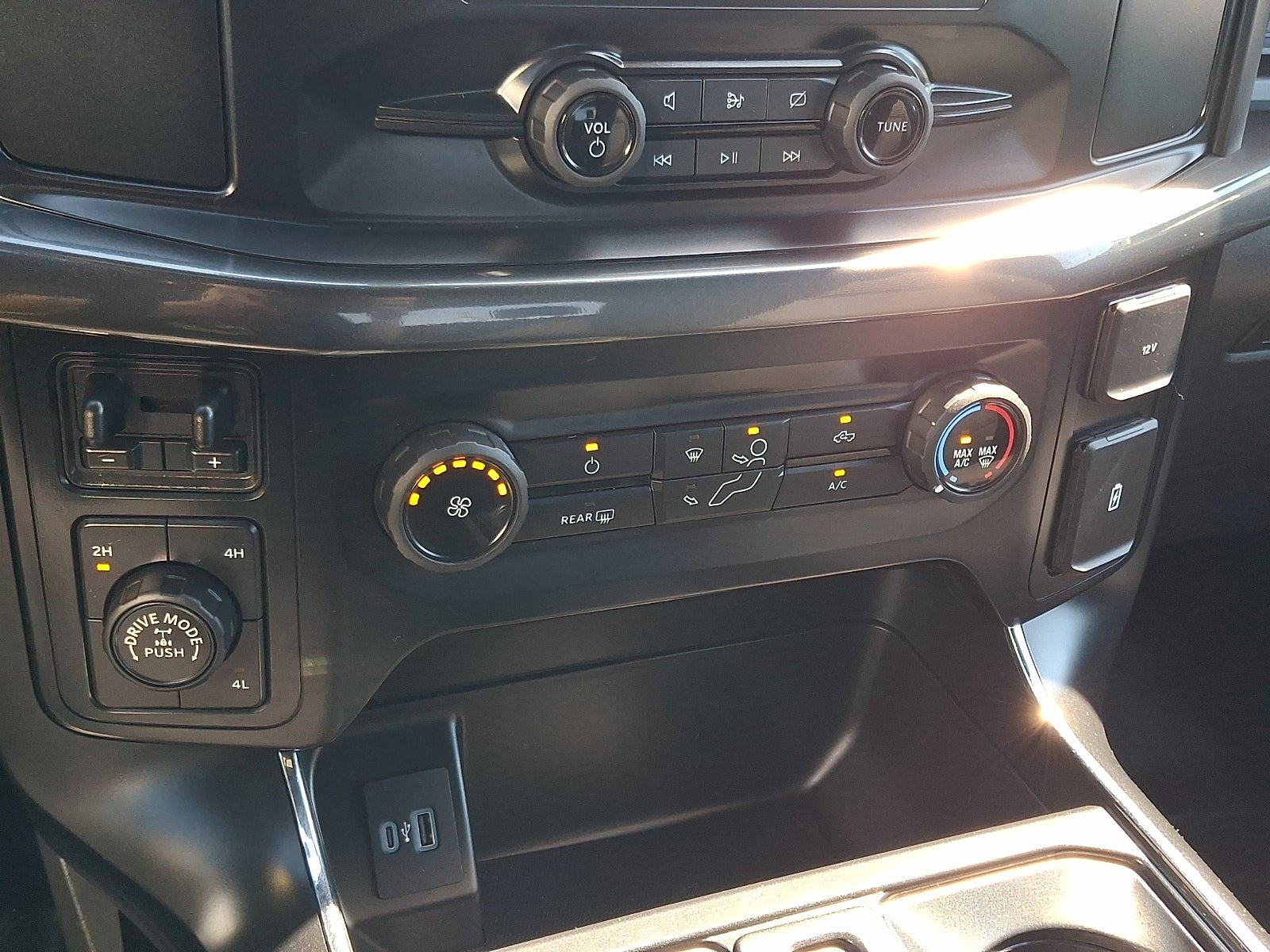 2023 Ford F-150 XL 5.0 V8