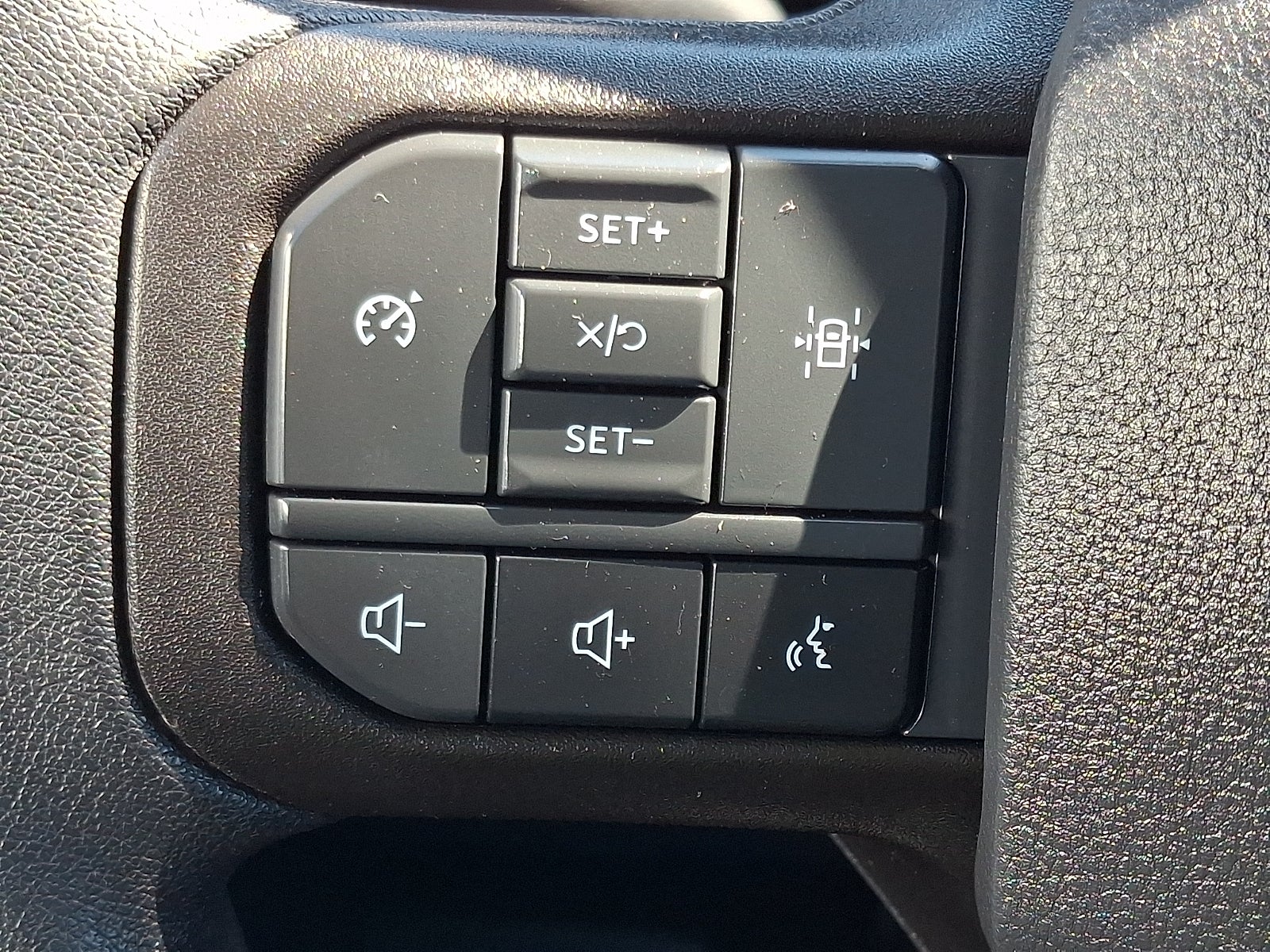 2023 Ford F-150 XL 5.0 V8