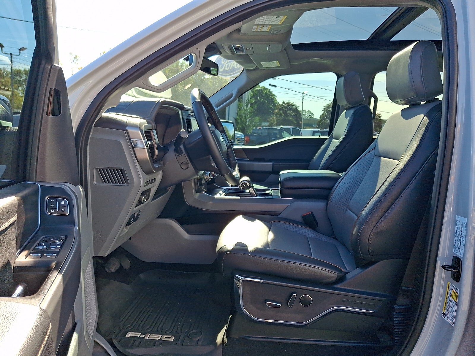 2024 Ford F-150 LARIAT 502A PANO ROOF