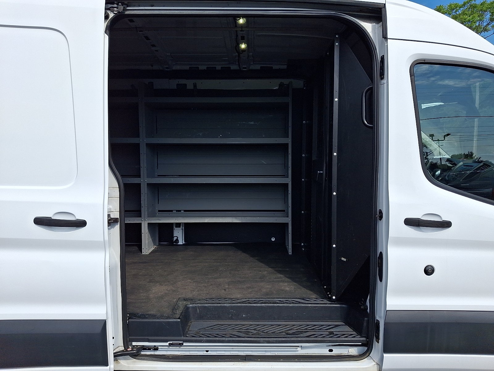 2018 Ford Transit-250 148 WB Medium Roof Cargo