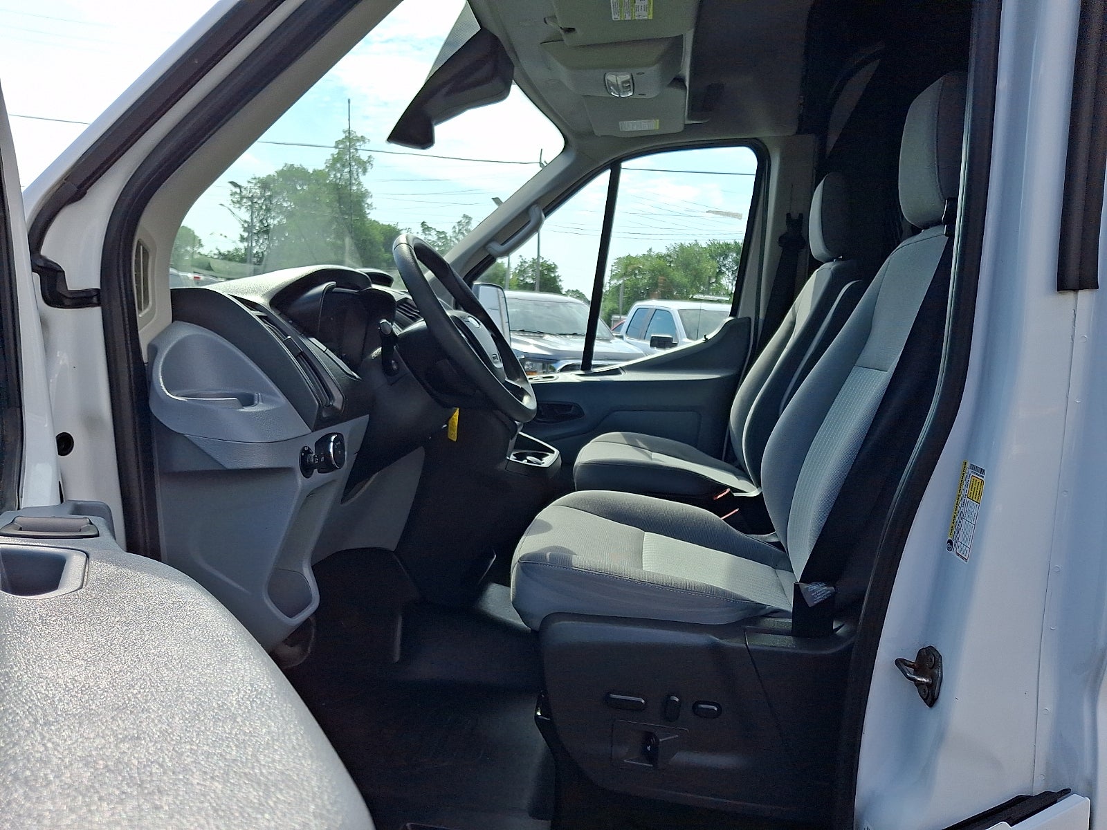 2018 Ford Transit-250 148 WB Medium Roof Cargo