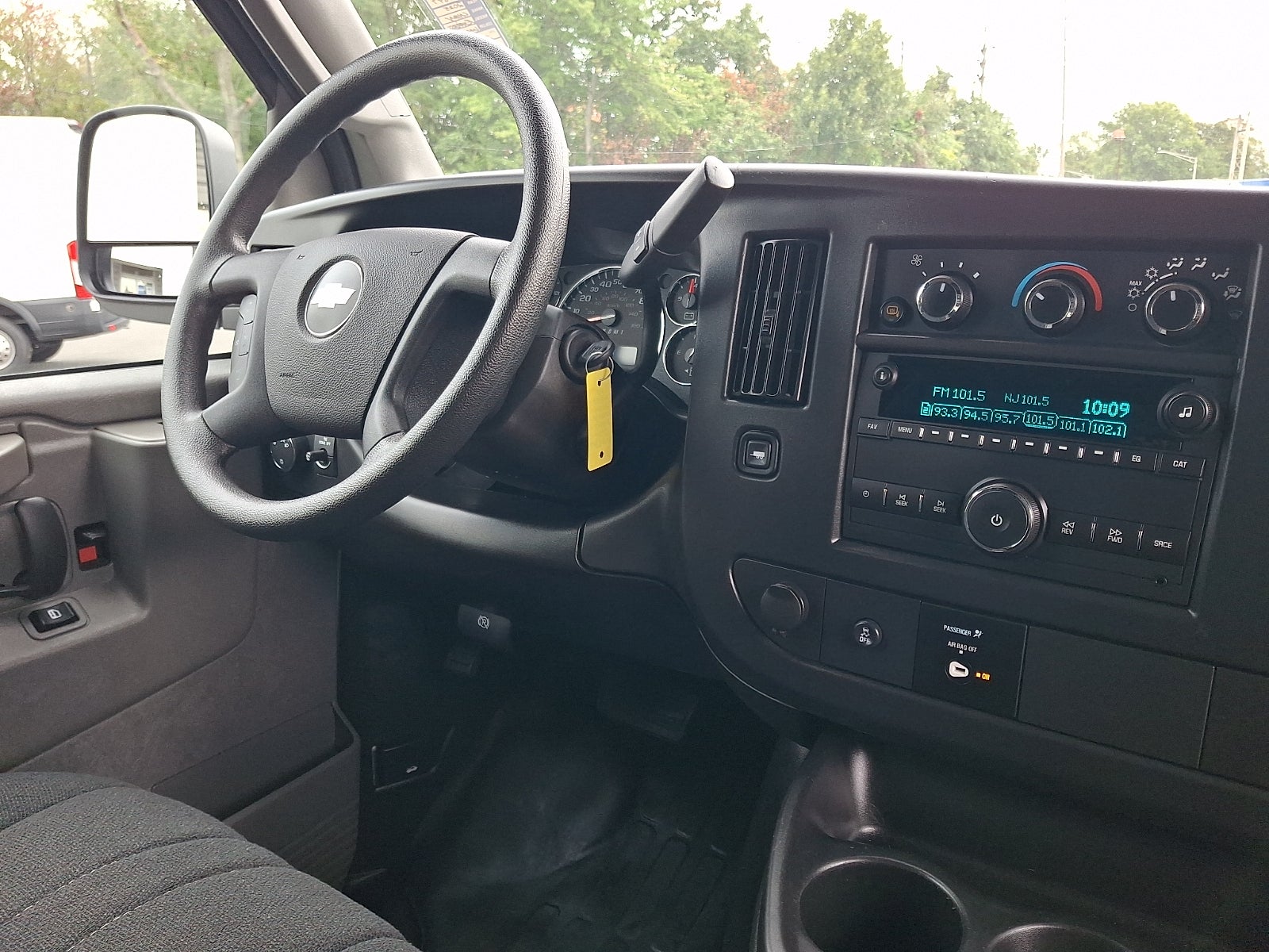 2025 Chevrolet Express Cargo RWD 2500 Regular Wheelbase WT