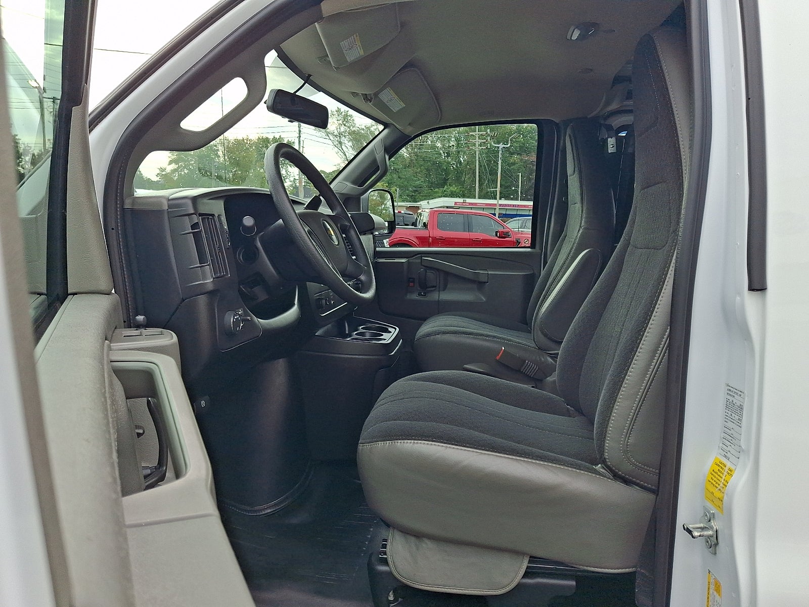 2025 Chevrolet Express Cargo RWD 2500 Regular Wheelbase WT
