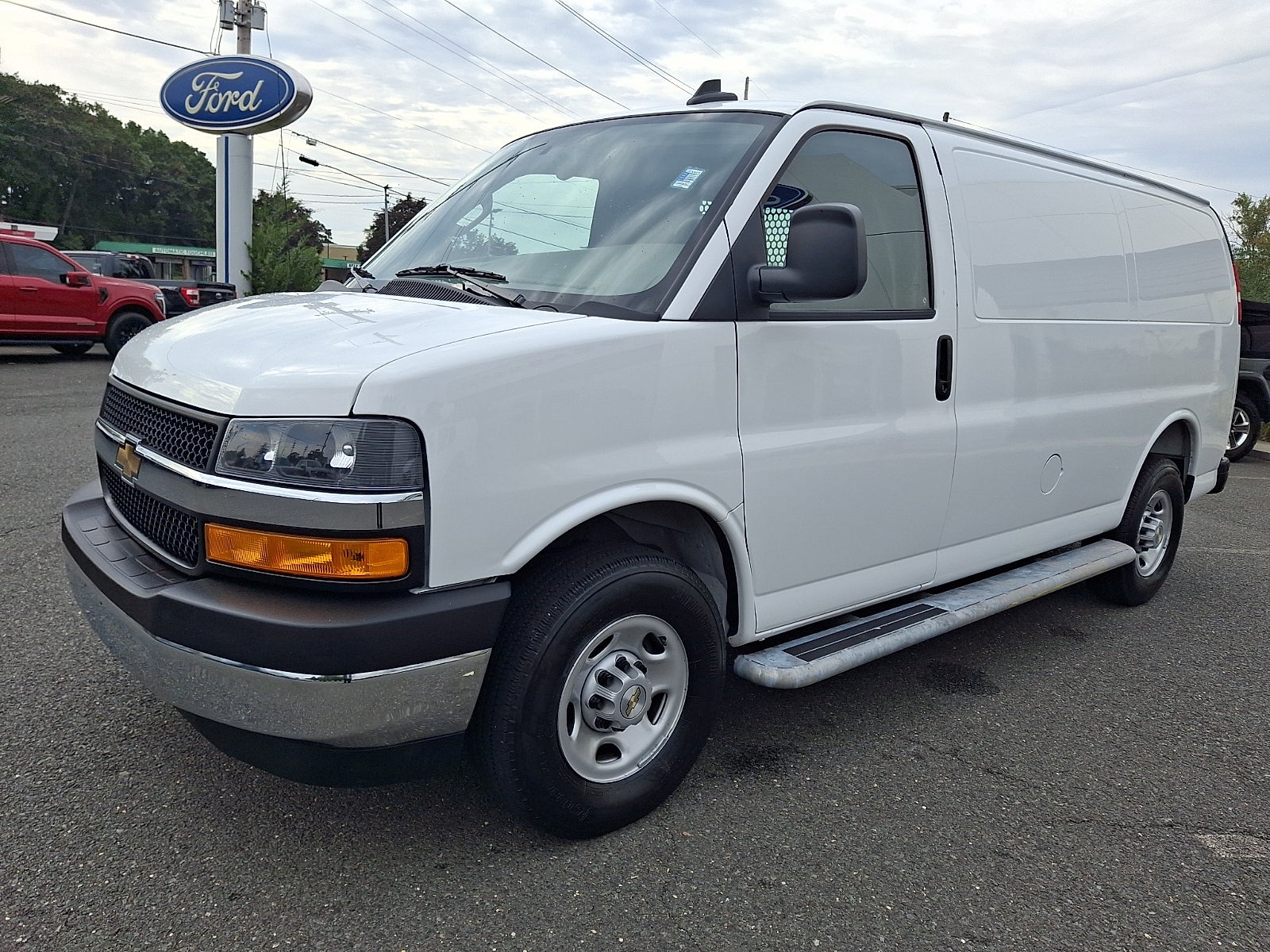 2025 Chevrolet Express Cargo RWD 2500 Regular Wheelbase WT