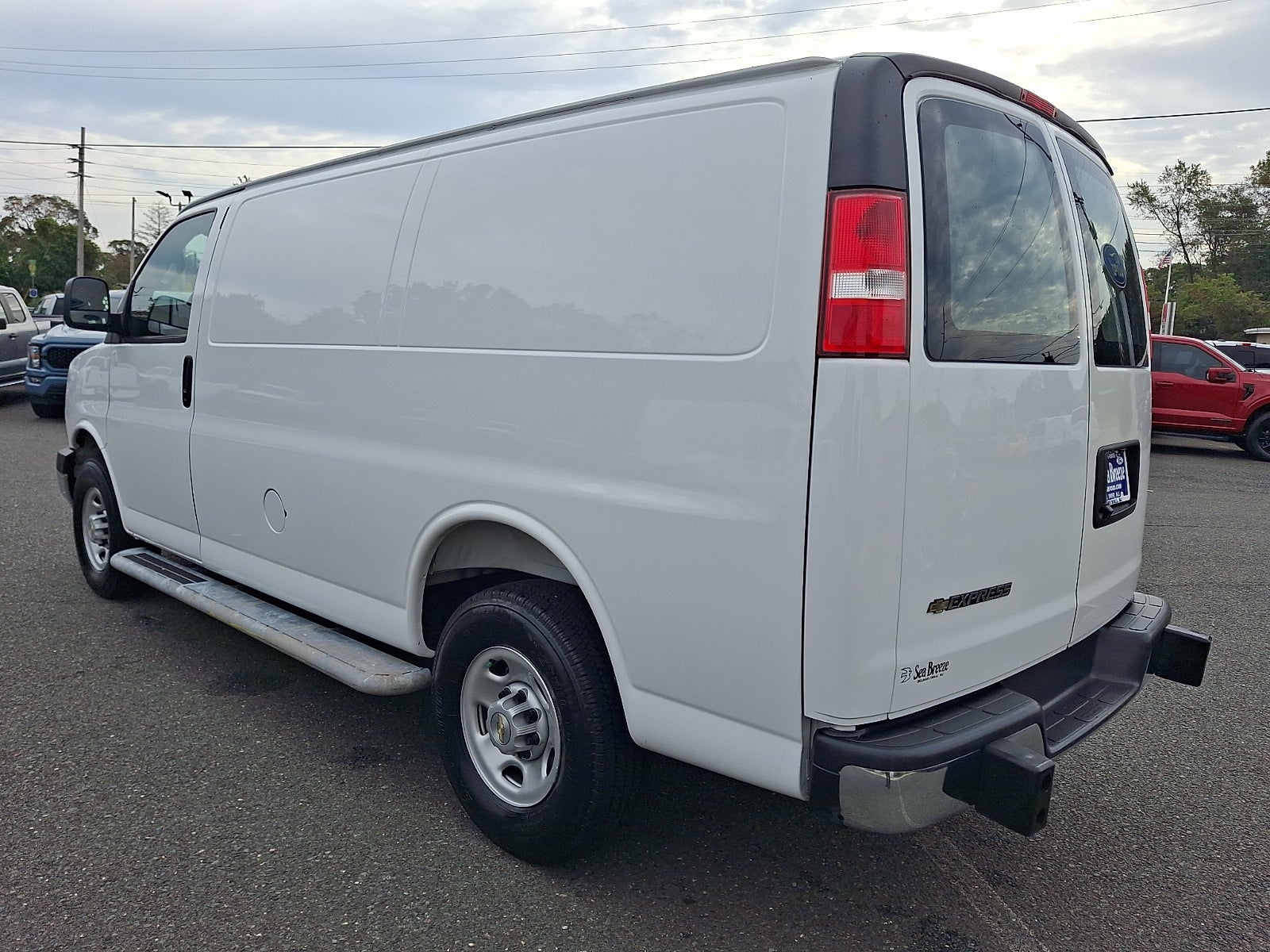 2025 Chevrolet Express Cargo RWD 2500 Regular Wheelbase WT