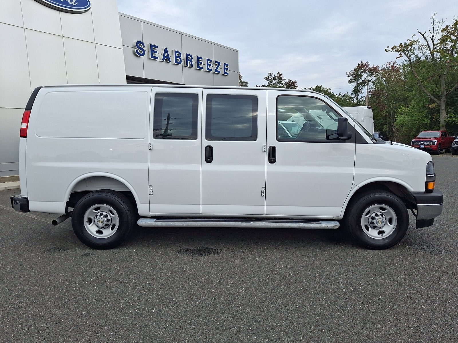 2025 Chevrolet Express Cargo RWD 2500 Regular Wheelbase WT