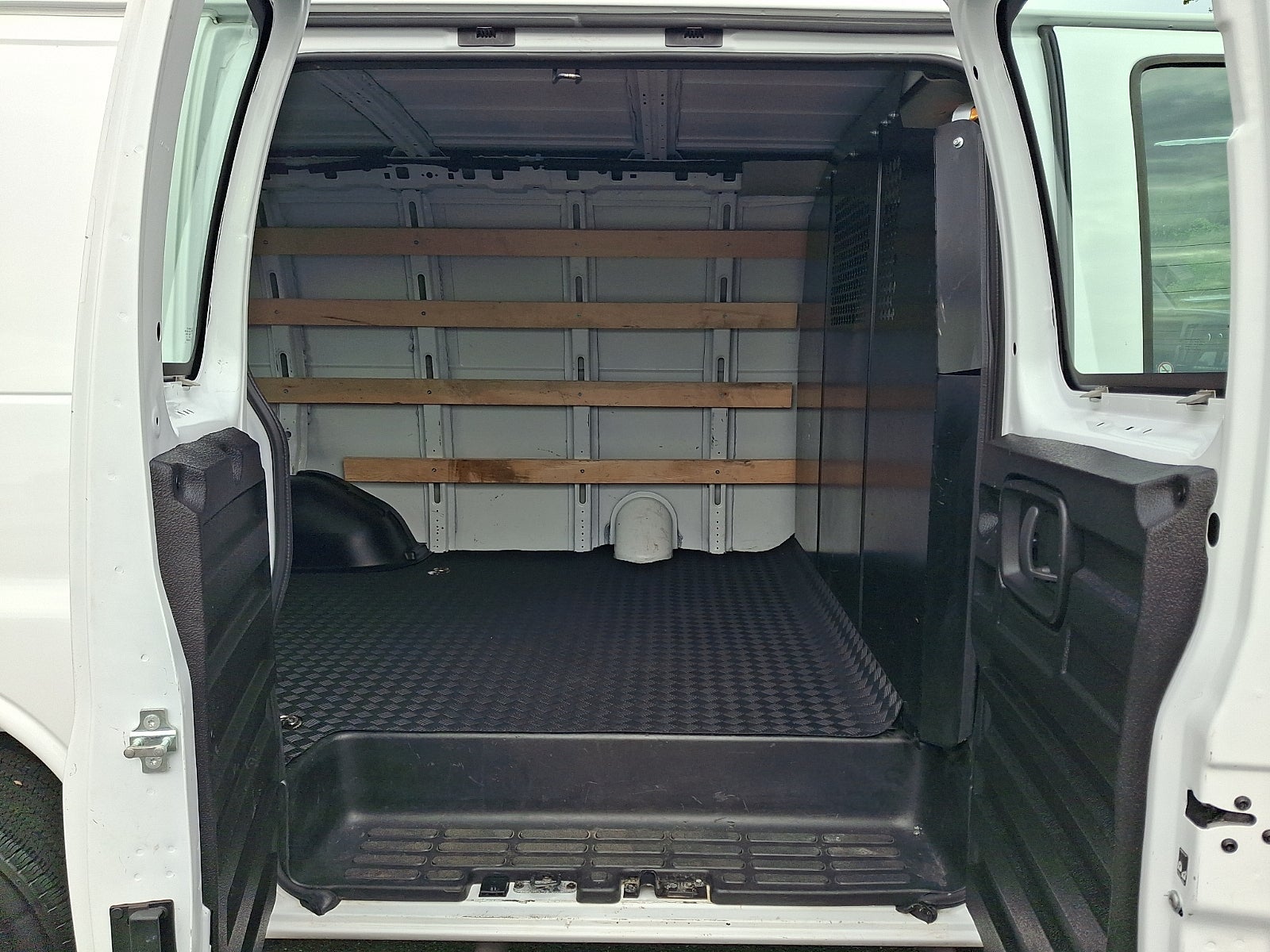 2025 GMC Savana Cargo RWD 2500 Regular Wheelbase Work Van