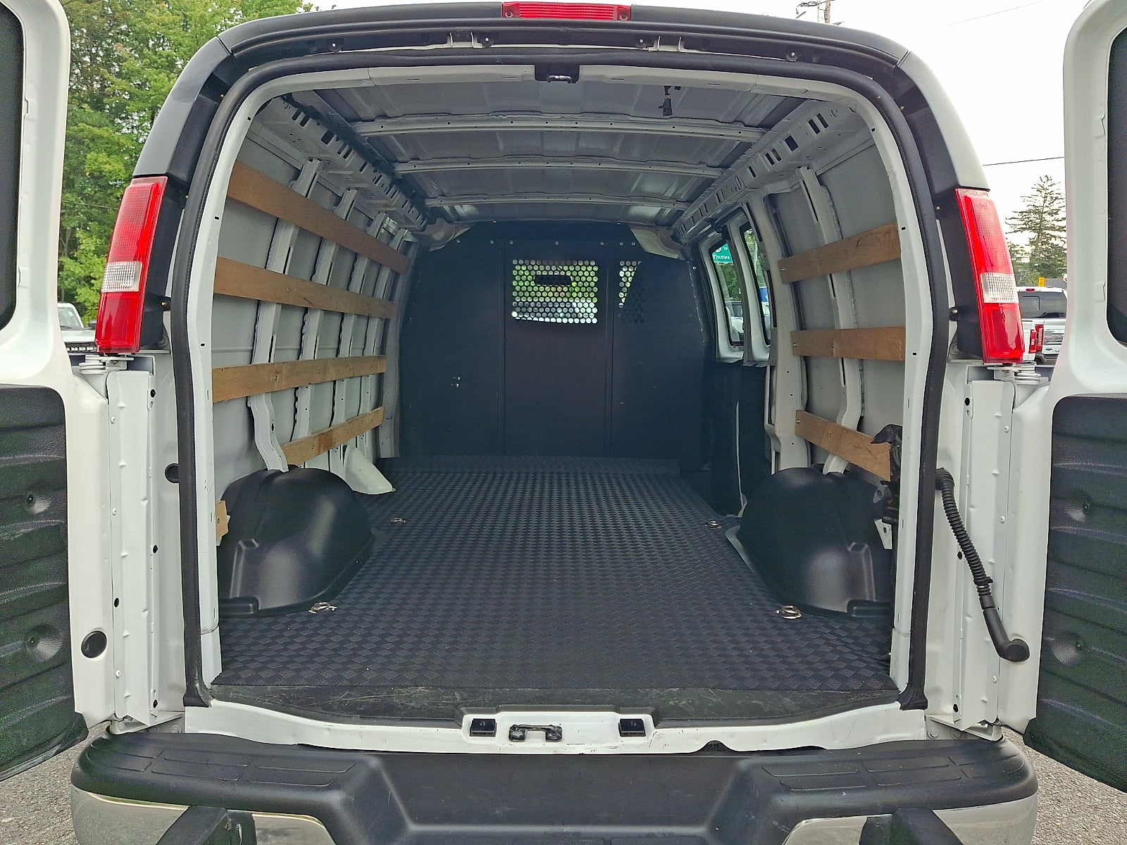 2025 GMC Savana Cargo RWD 2500 Regular Wheelbase Work Van