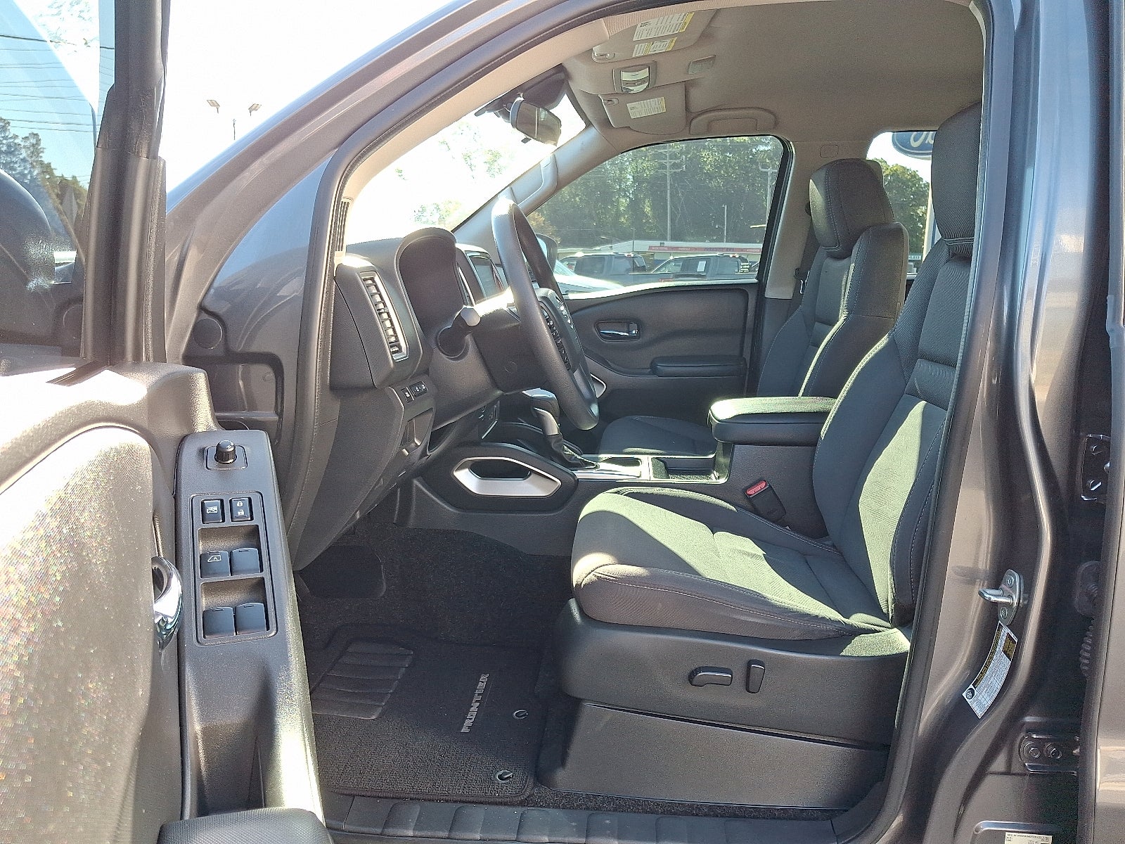 2022 Nissan Frontier Crew Cab SV 4x4