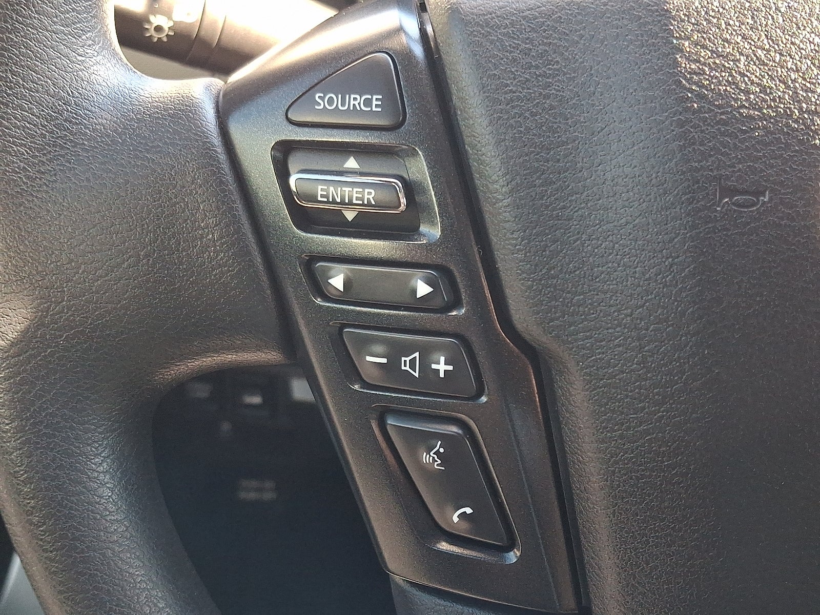 2022 Nissan Frontier Crew Cab SV 4x4