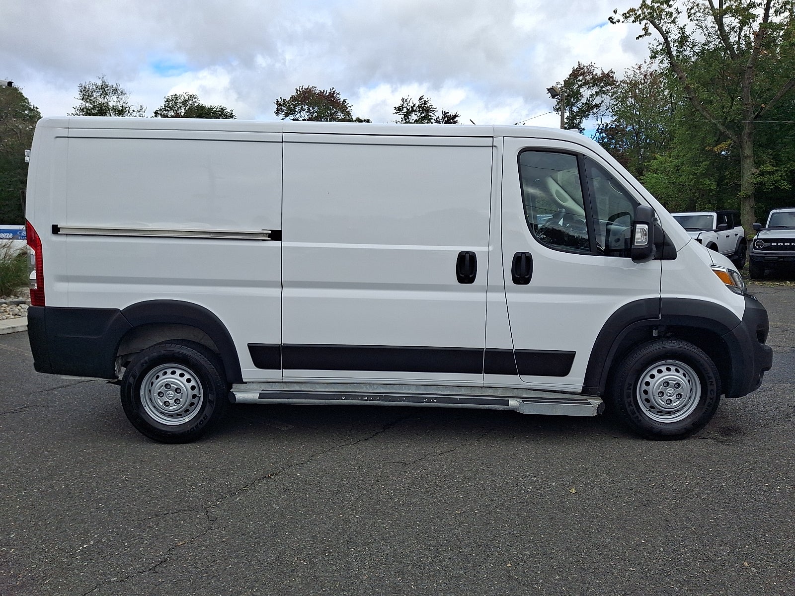 2025 RAM ProMaster 2500 Cargo Van Tradesman Low Roof 136" WB w/Pass Seat