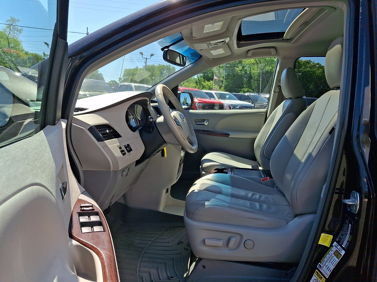 2012 Toyota Sienna XLE V6 7 Passenger Auto Access Seat