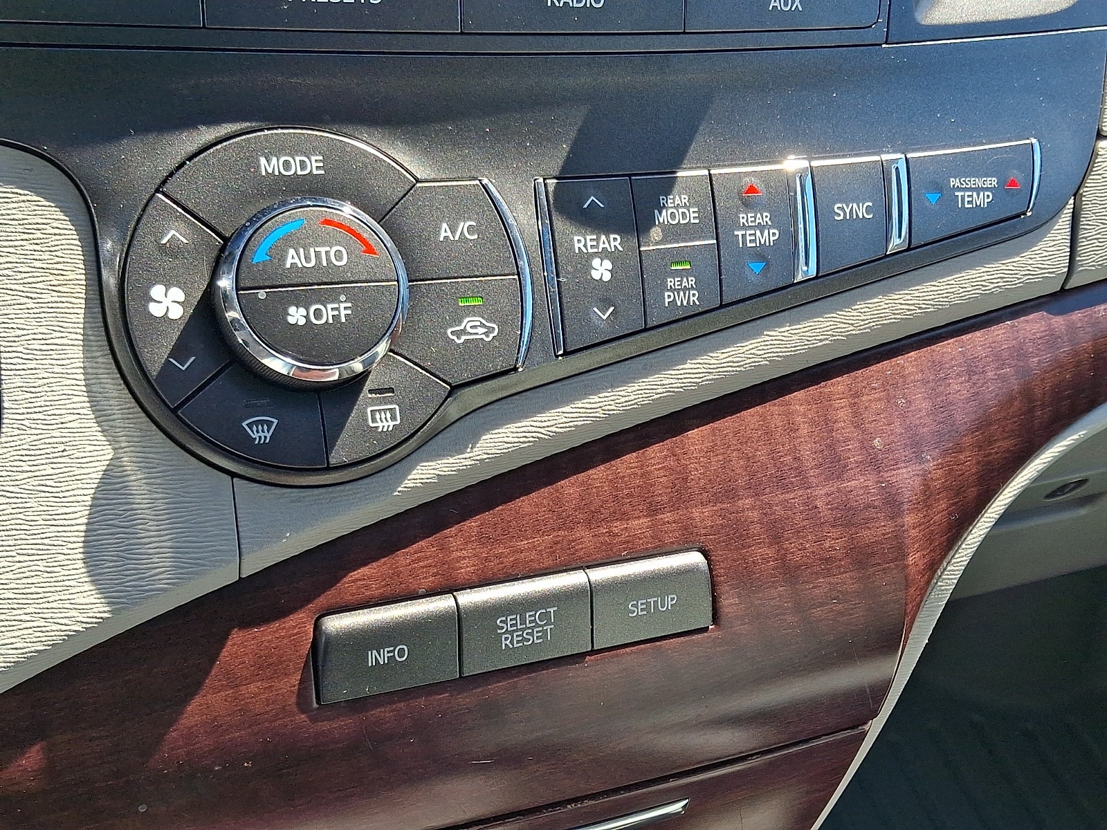2012 Toyota Sienna XLE V6 7 Passenger Auto Access Seat