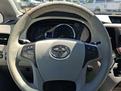 2012 Toyota Sienna XLE V6 7 Passenger Auto Access Seat