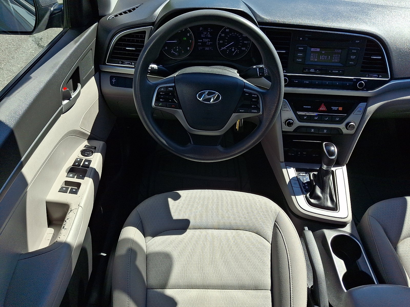 2018 Hyundai Elantra SE PERFECT COMMUTER OR FIRST CAR