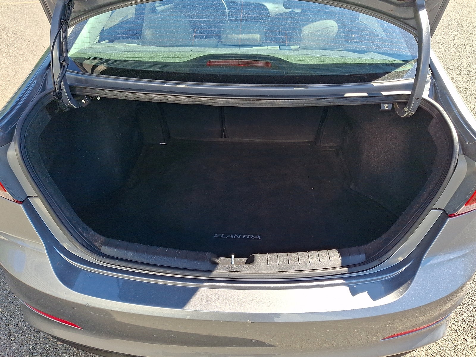 2018 Hyundai Elantra SE PERFECT COMMUTER OR FIRST CAR