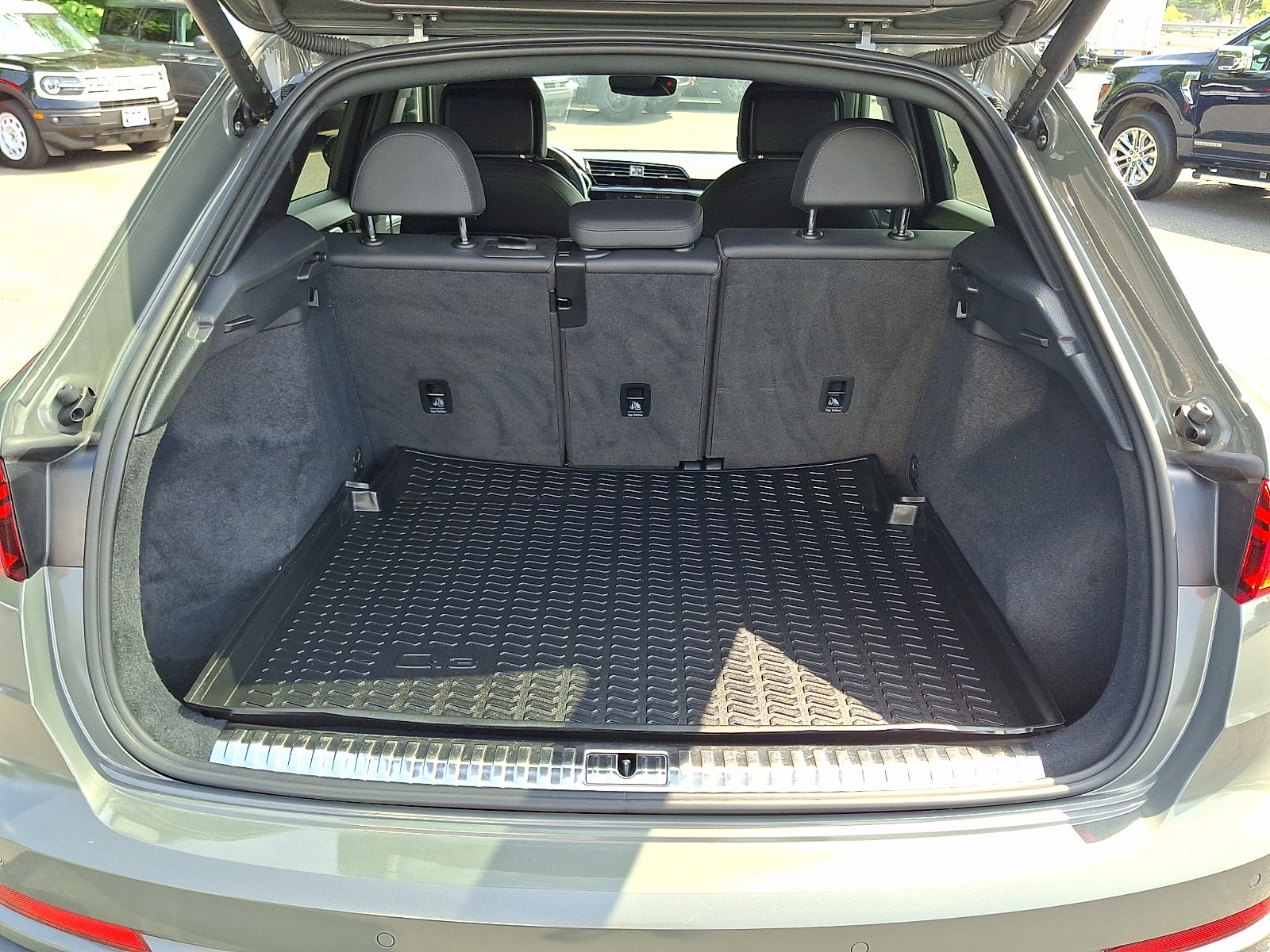 2022 Audi Q3 Premium Plus 45 TFSI S line quattro Tiptronic