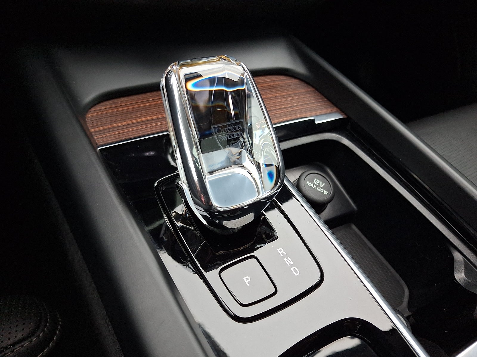 2023 Volvo XC60 B5 Ultimate Dark Theme