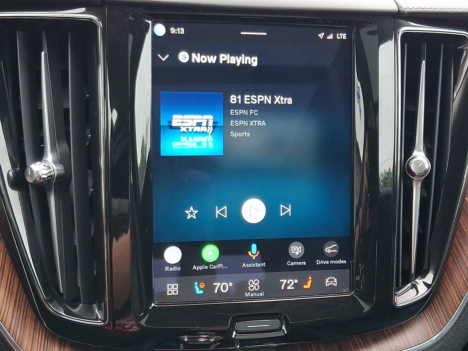 2023 Volvo XC60 B5 Ultimate Dark Theme