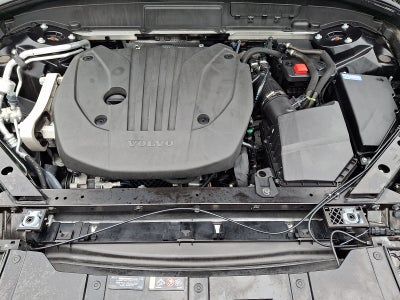 2023 Volvo XC60 B5 Ultimate Dark Theme