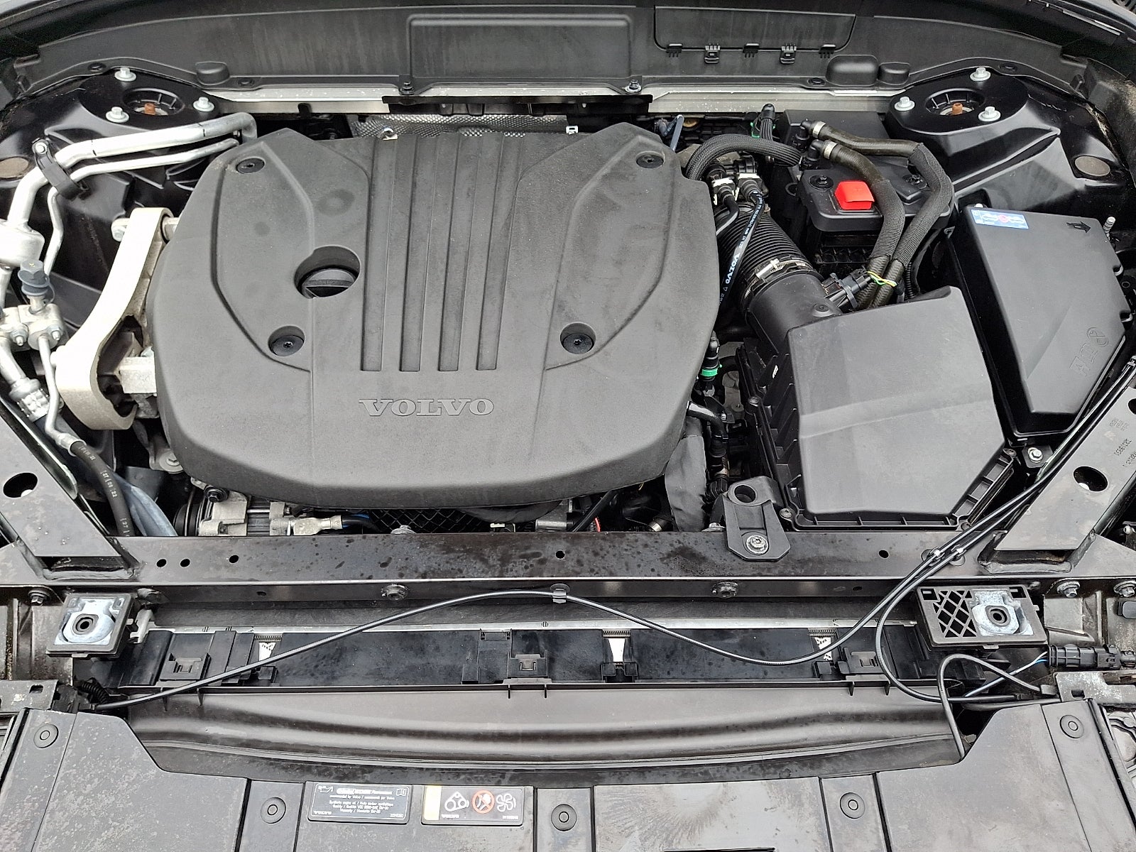 2023 Volvo XC60 B5 Ultimate Dark Theme
