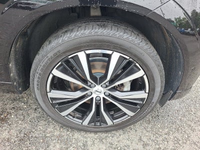 2023 Volvo XC60 B5 Ultimate Dark Theme
