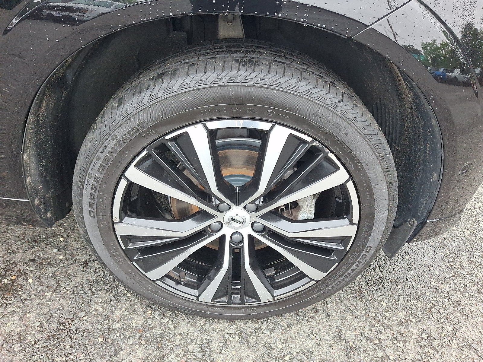 2023 Volvo XC60 B5 Ultimate Dark Theme
